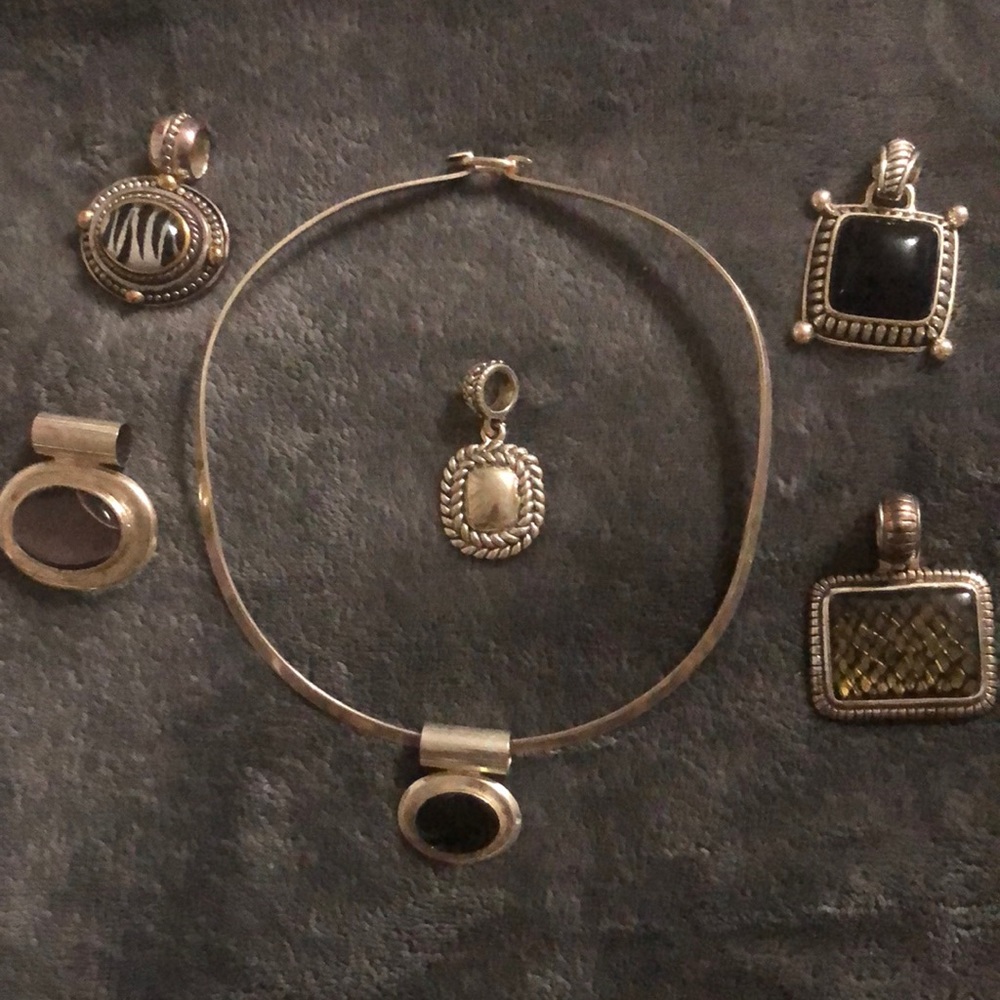 🤍 silver choker with 6 pendants 🤍